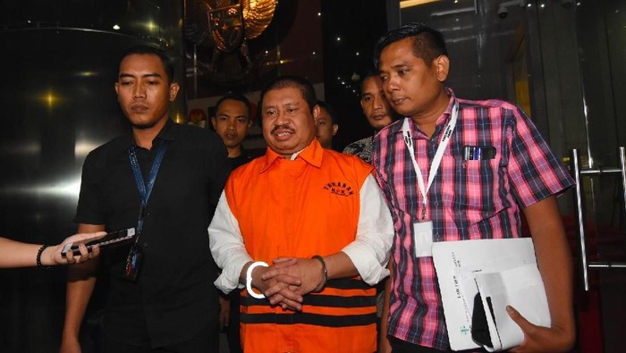 Amril Mukminin Didakwa Terima Suap Rp5,2 Miliar 