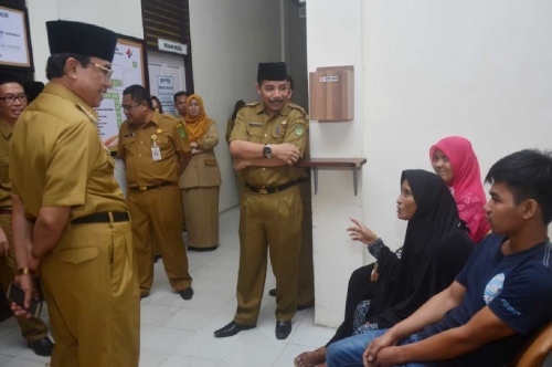 Cek Pelayanan Publik, Bupati Inhil Berkeliling ke Sejumlah SKPD