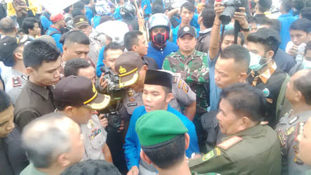 Plt Gubri Tolak Tandatangani MoU dengan Mahasiswa