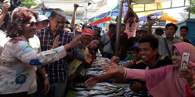 Jika Nelayan Gunakan Bom Ikan, Menteri Susi Ancam Panggil Kembali Kapal Asing