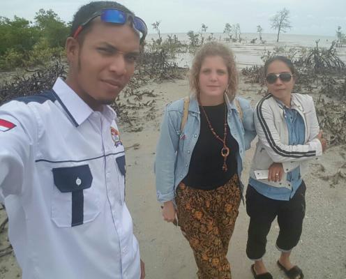 Keindahan Pantai Beting Beras Meranti Gugah Hati Bule Asal Italia Untuk Selfi