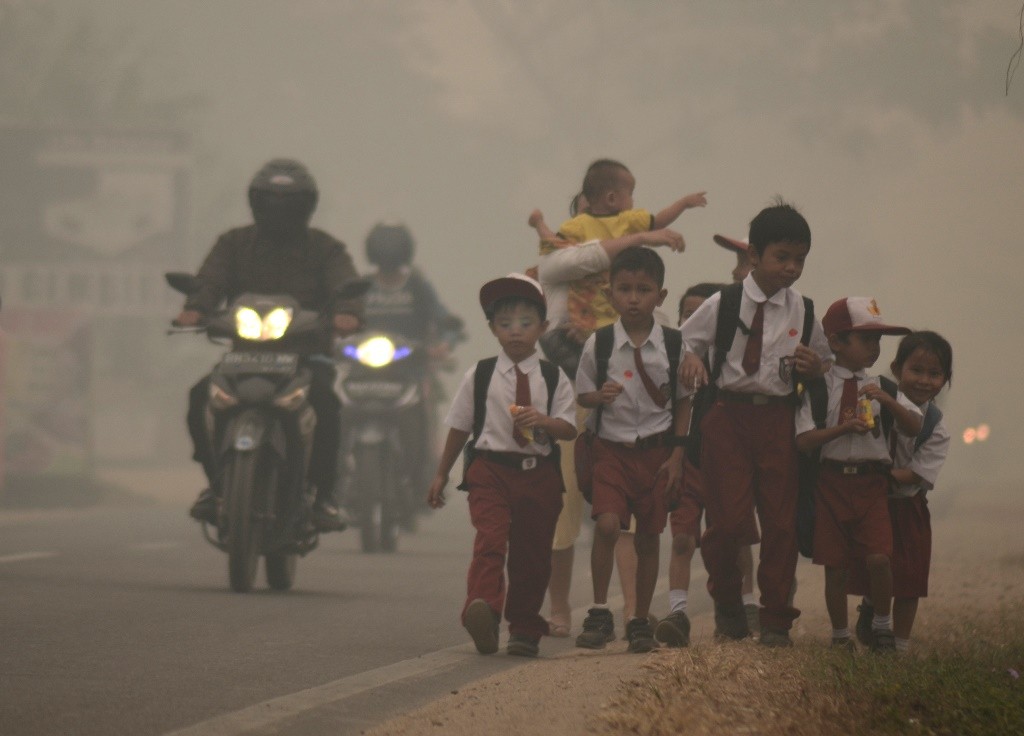 Kabut Asap Masih Pekat Disdik Pekanbaru Perpanjang Libur Sekolah