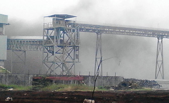 Debu Batu Bara PT. SDS Beterbangan ke Pemukiman Penduduk 