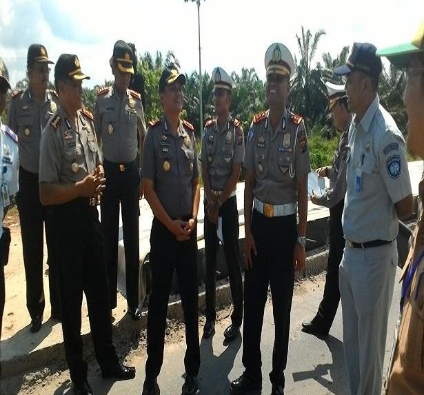 Wakapolda Riau Tinjau Jalan Lintas Rohil Sumut