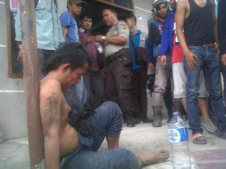 Diduga Melarikan Gadis, Tukang Parkir di Duri Dihakimi Massa