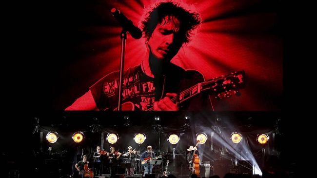 Brad Pitt Garap Film Dokumentasi Chris Cornell
