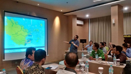 Sekdakab Inhil Lakukan Pertemuan dengan Pengusaha Hilir Berbahan Baku Kelapa 