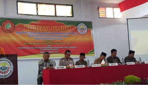 AKN Pelalawan Gelar Kuliah Umum Mahasiswa Baru