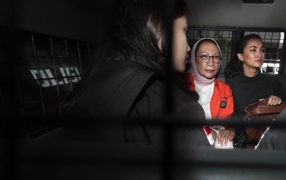 Didampingi Atiqah, Ratna Sarumpaet Dilimpahkan ke Kejaksaan