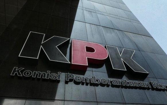 KPK Lima Jam Geledah Rumah Bupati Muara Enim di Palembang