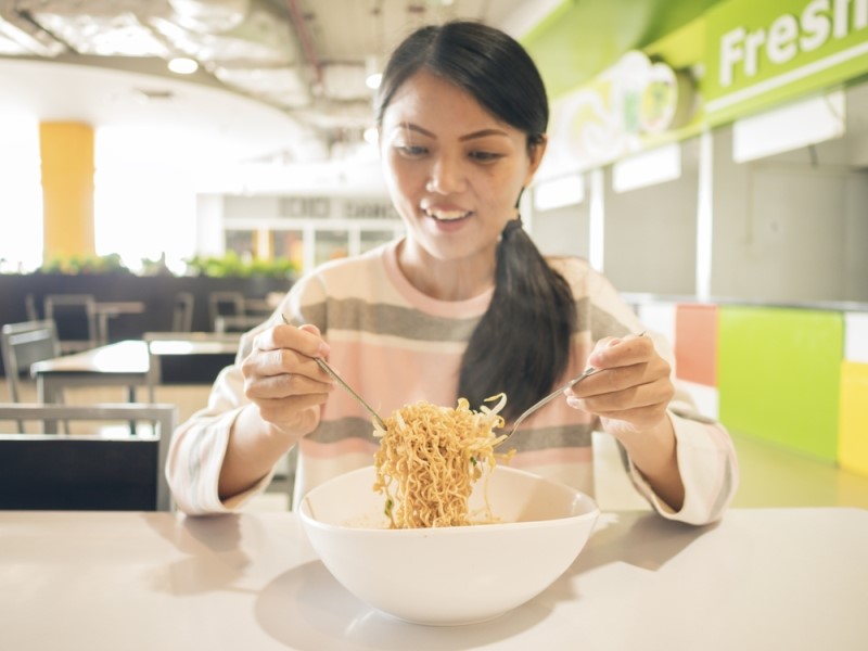 Sering Mendadak Lapar saat Hujan? Ini Penyebabnya 