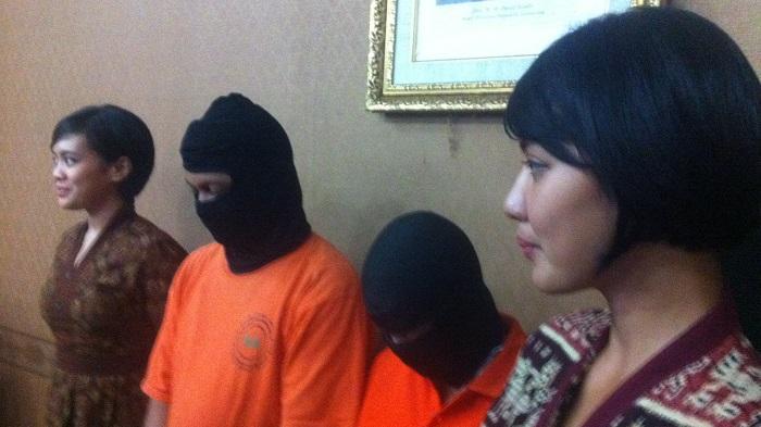 Meski Sedang Hamil, A Tetap Minta Istrinya 