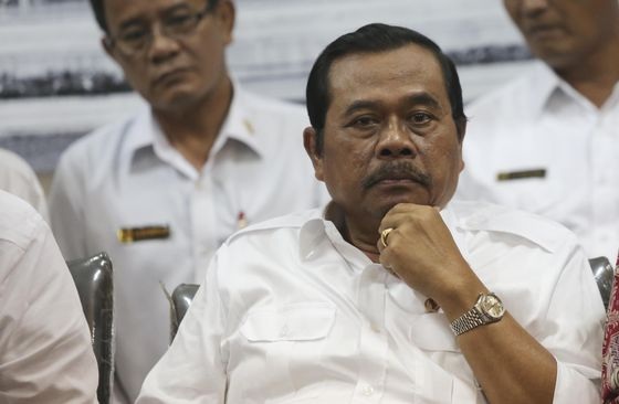 Jaksa Agung Klaim Sibuk Urus Pembubaran HTI Sepanjang Pekan 