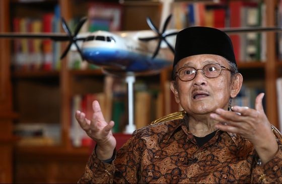 Jasa BJ Habibie untuk Sepak Bola Indonesia