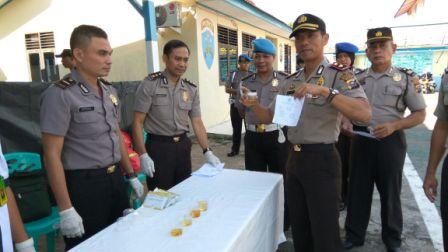 Satu Terindikasi Positif, Mabes Polri Tes Urine Personel Polres Inhu