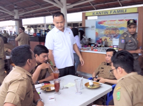 Gubernur Riau ke Jakarta, Banyak ASN Nongkrong di Kantin