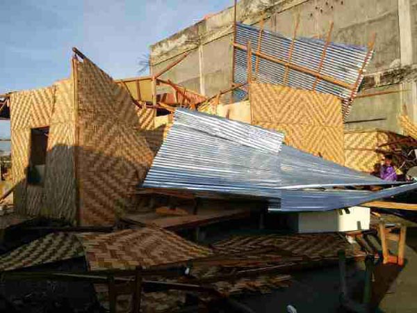 Puluhan Rumah di Ujungbatu, Rohul Rusak Diterjang Angin Kencang