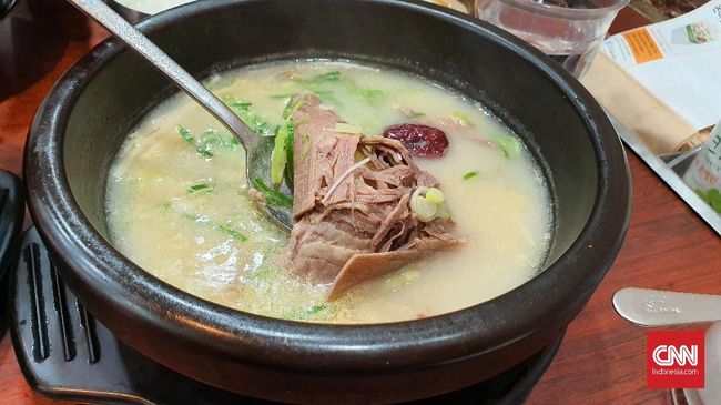 6.Unik, Kuah Seputih Susu dari Sup Sapi ala Korea