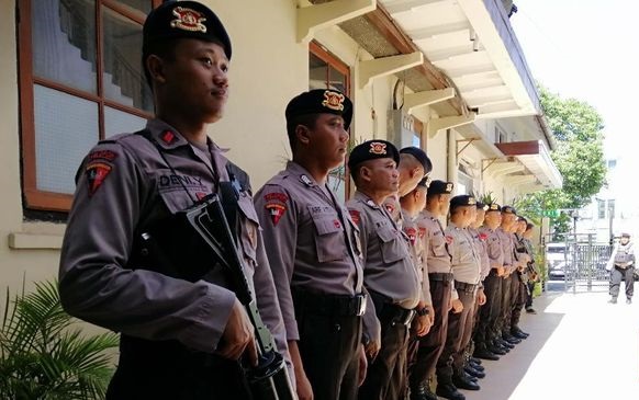 Sidang Vonis Dhani Dijaga 349 Polisi Bersenjata Gas Air Mata 