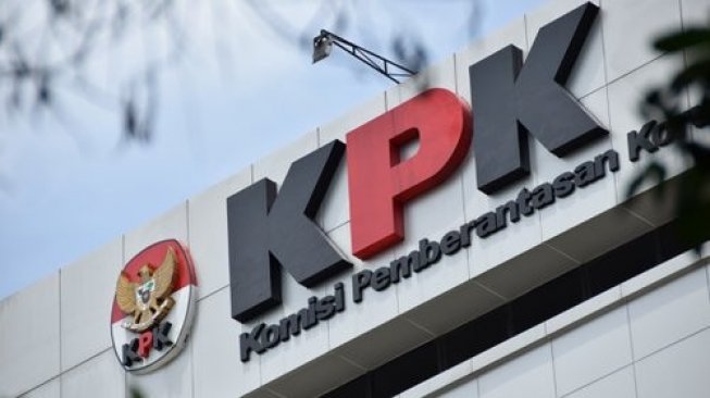 Kasus Suap Garuda, Politikus PAN Chandra Tirta dan Istri Diperiksa KPK