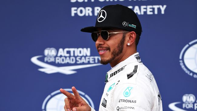 Hamilton Tercepat, Rosberg Alami Kerusakan Mesin di FP 2 