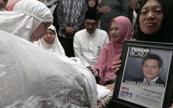Jenazah Husni Dimakamkan di TPU Jeruk Purut