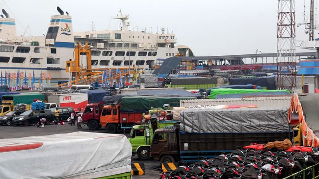 Libur Paskah, Ribuan Kendaraan Padati Merak