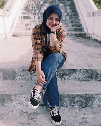 Una Maulina Sosok Calon Istri Sahrul Gunawan