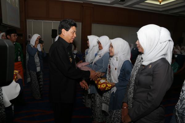 Hadiri HUT IBI ke 64, Achmad Minta Bidan Tingkatkan Kualitas Diri