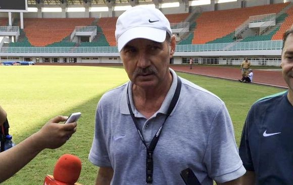 Riedl Enggan Komentari Keputusan Persipura