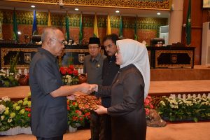 PANDANGAN UMUM FRAKSI TERHADAP RAPERDA APBD 2017