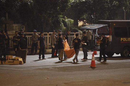 Polisi Duga Bom Kampung Melayu Terkait JAD