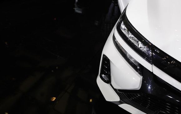 5 Cara Membersihkan Mika Lampu Mobil yang Buram 