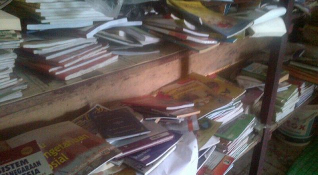 Kurang Diminati, Ratusan Buku Bacaan di PKBM Mempura Terkesan Mubazir 