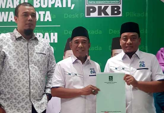 Terima SK, Hafith Syukri Jadi Kader PKB Pertama yang Maju Pilkada di Riau 