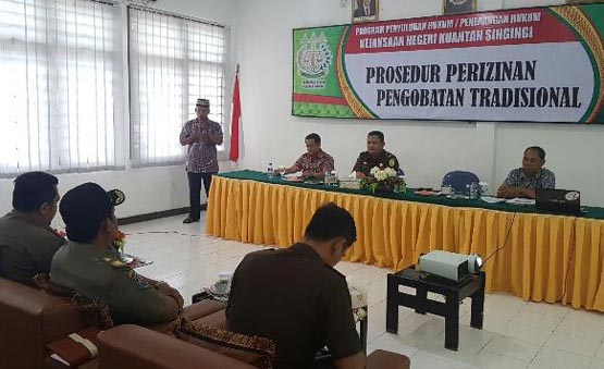 Kejari Kuansing Sosialisasikan Perizinan Pengobatan Tradisional 