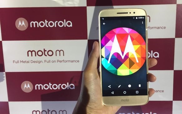 Motorola Sebut Bakal Buat Ponsel Lipat Ganda