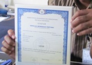 Ijazah Sekolah di Riau Terlalu Lama Belum Keluar, Administrasi Siswa Baru Terganggu