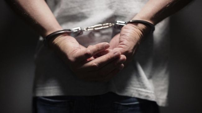 Jilat Es Krim dan Kembalikan ke Kulkas, Pria Ditangkap Polisi 