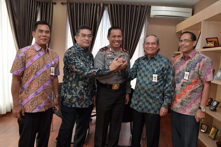 DIRUT BERSAMA KOMUT BRK SILATURAHMI DENGAN KAPOLDA RIAU