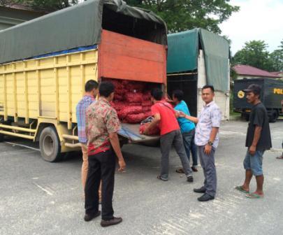 Polres Pelalawan Gagalkan 12 Ton Bawang Selundupan 