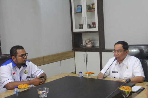 Dikunjungi KNPI Inhil, Bupati Wardan Minta Masukan Soal Pembagunan Daerah