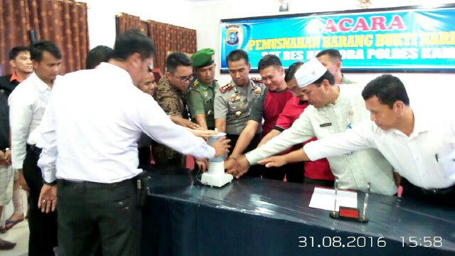 Hasil Ungkap 3 Kasus Narkoba, Polres Kampar Musnahkan 67 Gram Sabu