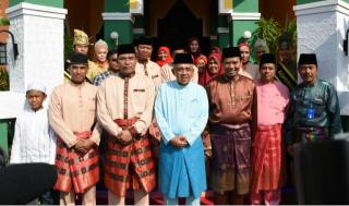 MTQ XXXV Riau 2016, Gubri Kunjungi Stan Bazar Pemkab Kampar
