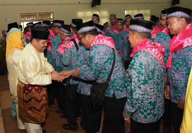 Cuaca di Mekkah Sama di Indonesia: Bupati Amril Ingatkan JCH Jaga Kesehatan dan Stamina