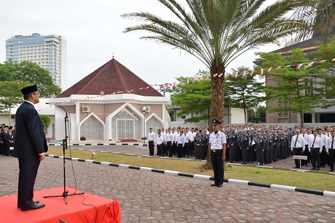 BRK Beri Penghargaan Kepada Karyawan 