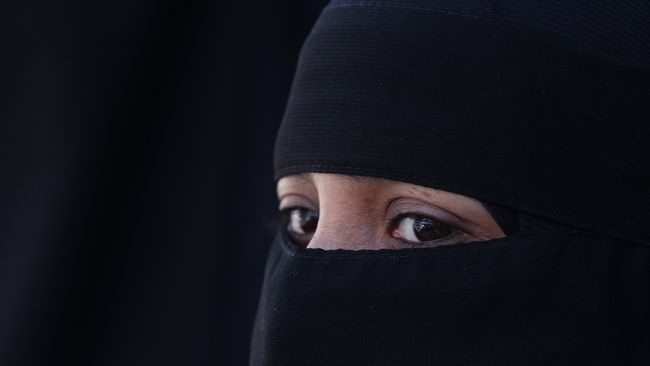 Di Ticino, Swiss, Berbusana Muslim Bisa Didenda Rp130 Juta 
