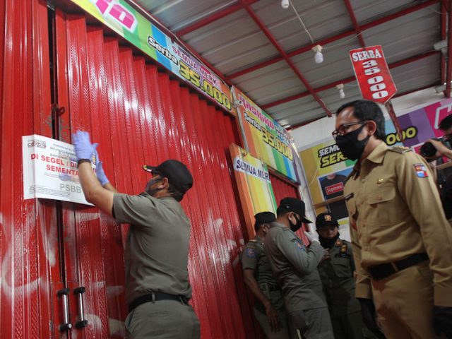 69 lokasi di Jakarta Barat disegel karena langgar PSBB