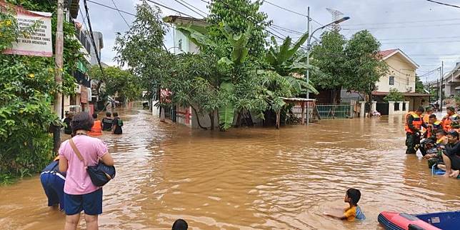 Jakarta Dikepung Banjir, Ibu Kota 
