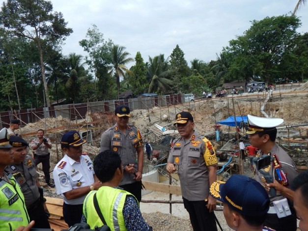 Kapolda Riau Minta Pihak Kontraktor Gesa Perbaikan Jalan di Lintas Barat
